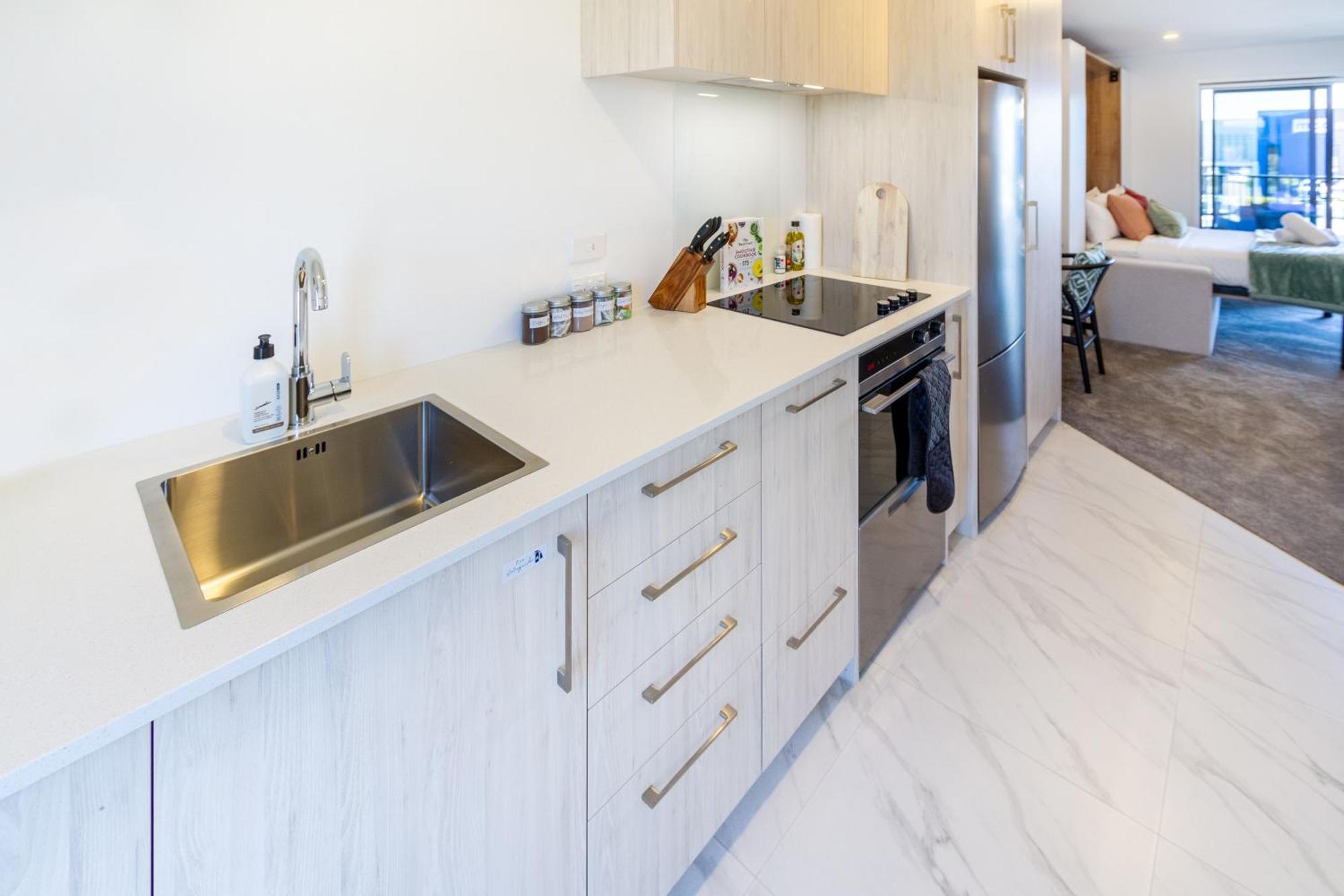 City Living: Upper Studio Haven On Wilmer Christchurch Extérieur photo