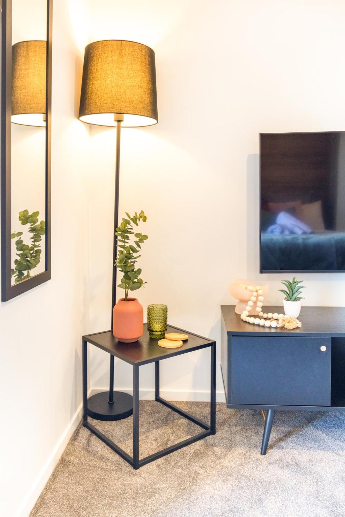 City Living: Upper Studio Haven On Wilmer Christchurch Extérieur photo